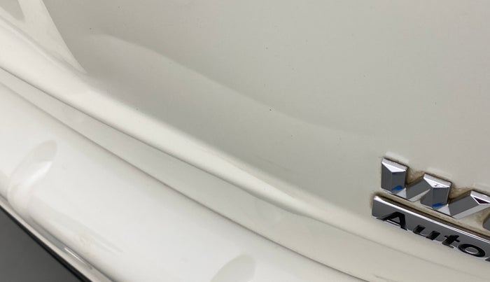 2017 Mahindra XUV500 G AT, Petrol, Automatic, 62,107 km, Dicky (Boot door) - Slightly dented