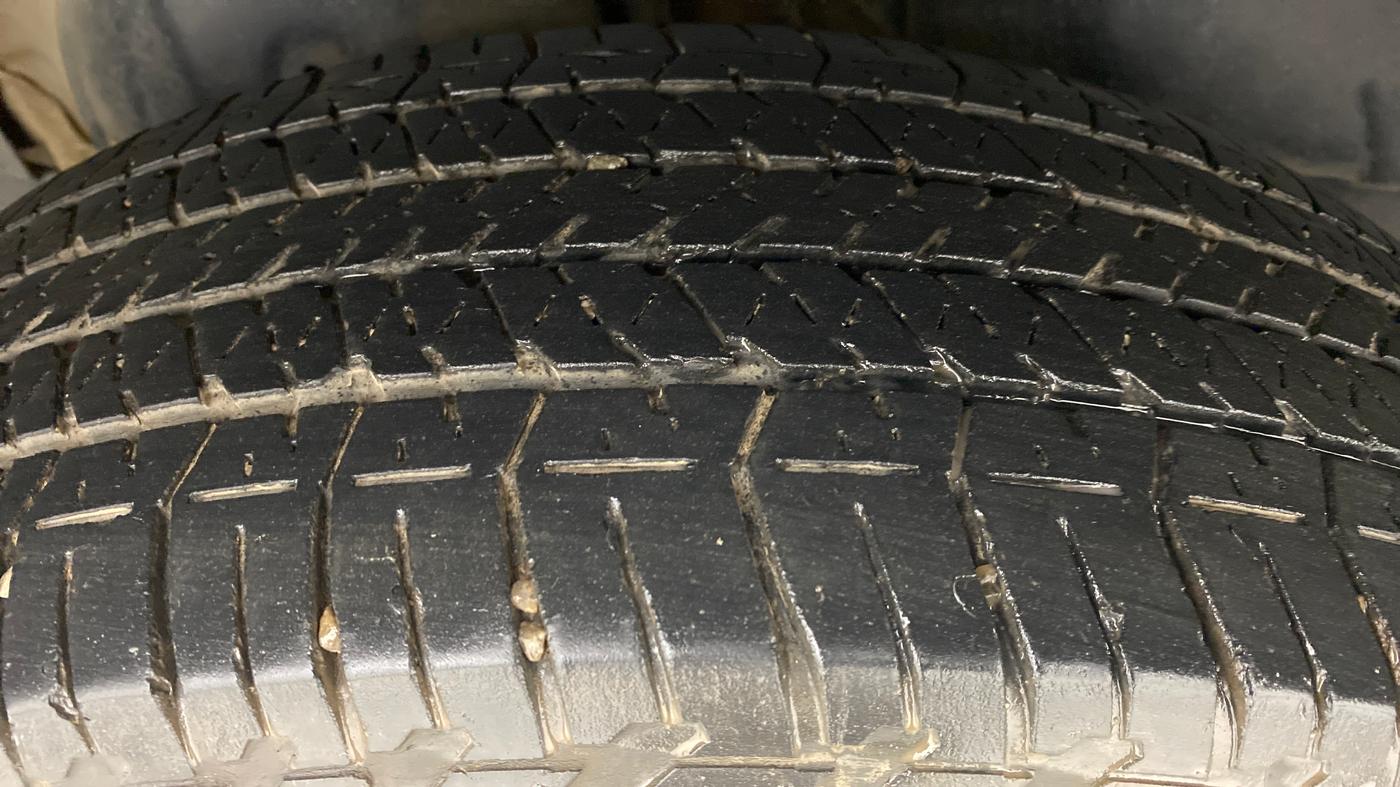 2017 Mahindra XUV500 G AT, Petrol, Automatic, 62,107 km, Right Rear Tyre Tread