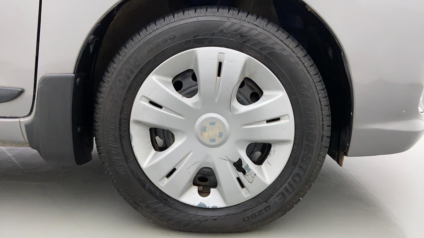2018 Maruti Celerio VXI CNG D, CNG, Manual, 25,683 km, Right Front Wheel