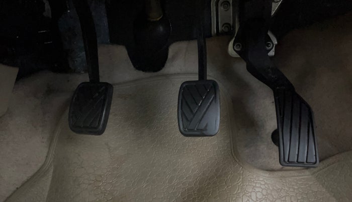2015 Maruti Swift Dzire VXI, Petrol, Manual, 76,262 km, Pedals