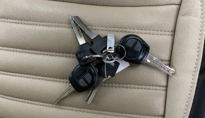 2015 Maruti Swift Dzire VXI, Petrol, Manual, 76,262 km, Key Close Up