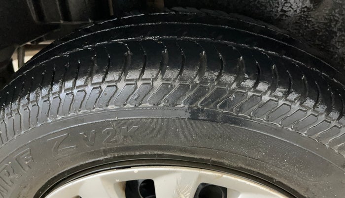 2015 Maruti Swift Dzire VXI, Petrol, Manual, 76,262 km, Right Rear Tyre Tread