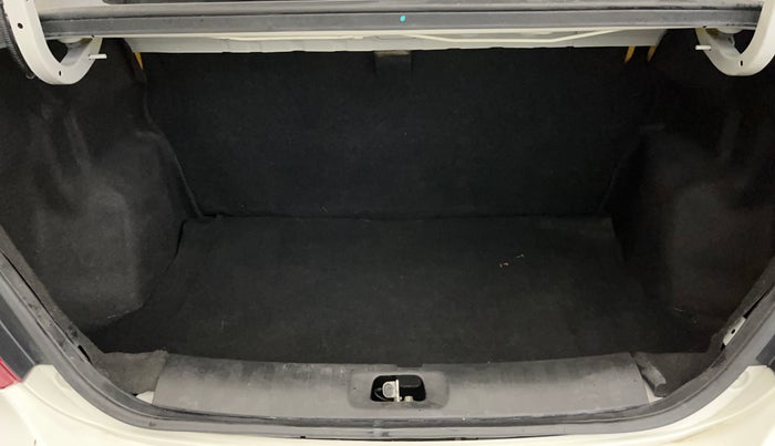 2015 Maruti Swift Dzire VXI, Petrol, Manual, 76,262 km, Boot Inside