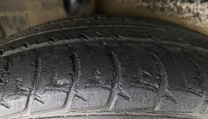 2016 Maruti Celerio VXI d, Petrol, Manual, 50,809 km, Right Rear Tyre Tread