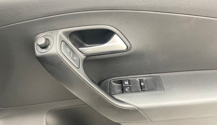 2020 Volkswagen Polo COMFORTLINE PLUS 1.0L MPI, Petrol, Manual, 40,106 km, Driver Side Door Panels Control