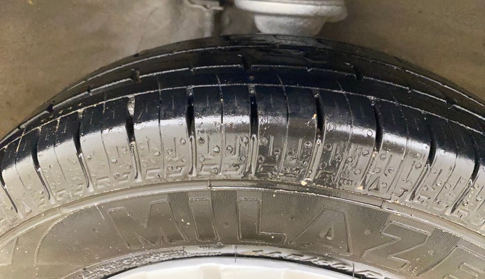 2017 Maruti Alto 800 VXI, Petrol, Manual, 32,656 km, Right Front Tyre Tread