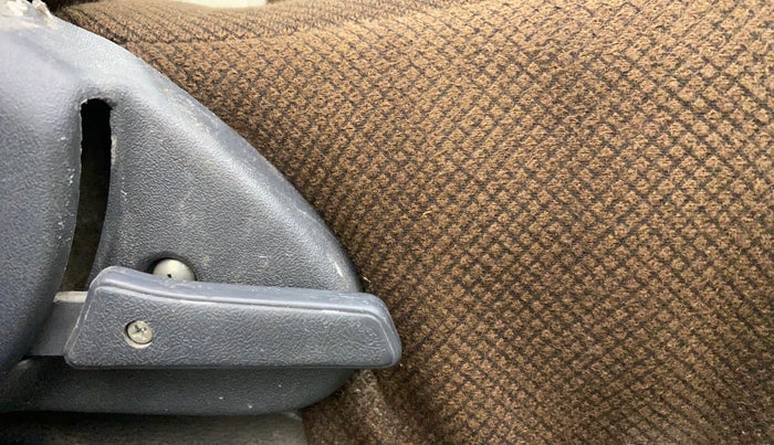 2017 Maruti Alto 800 VXI, Petrol, Manual, 32,656 km, Driver Side Adjustment Panel