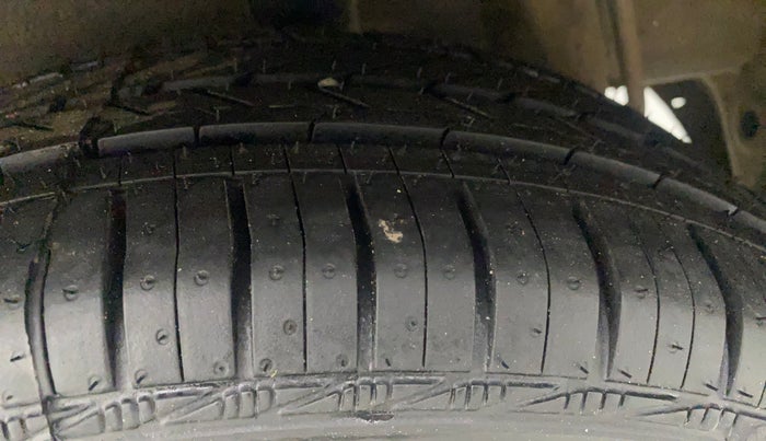 2017 Maruti Celerio VXI, CNG, Manual, 93,026 km, Left Rear Tyre Tread