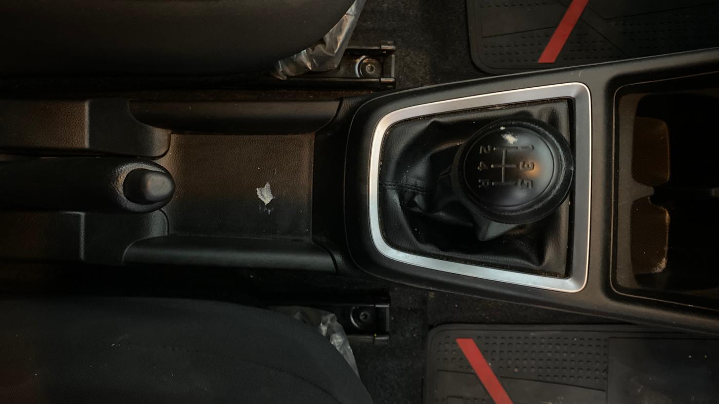 2023 Maruti Swift LXI, Petrol, Manual, 1,07,664 km, Gear Lever