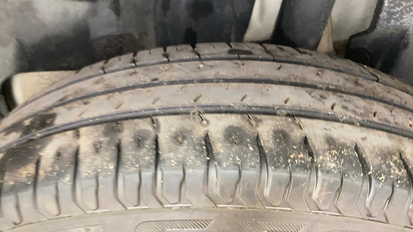 2023 Maruti Swift LXI, Petrol, Manual, 1,07,664 km, Left Rear Tyre Tread
