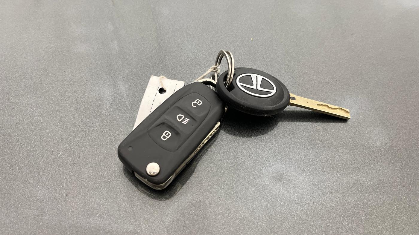 2020 Tata NEXON XM PETROL, Petrol, Manual, 54,343 km, Key Close Up