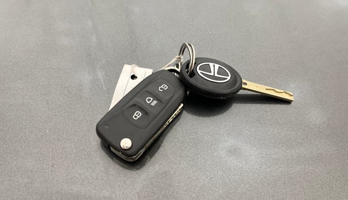 2020 Tata NEXON XM PETROL, Petrol, Manual, 53,090 km, Key Close Up