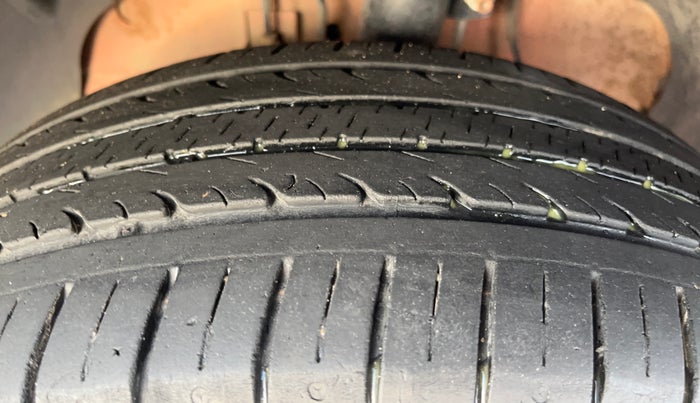 2014 Ford Ecosport TITANIUM 1.5L DIESEL, Diesel, Manual, 82,116 km, Left Front Tyre Tread