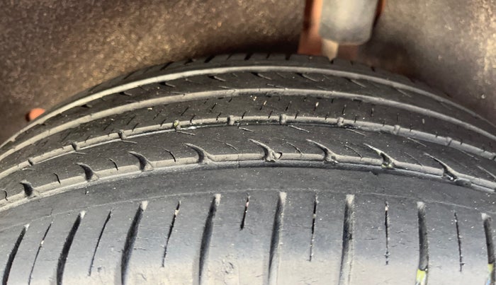 2014 Ford Ecosport TITANIUM 1.5L DIESEL, Diesel, Manual, 82,116 km, Left Rear Tyre Tread