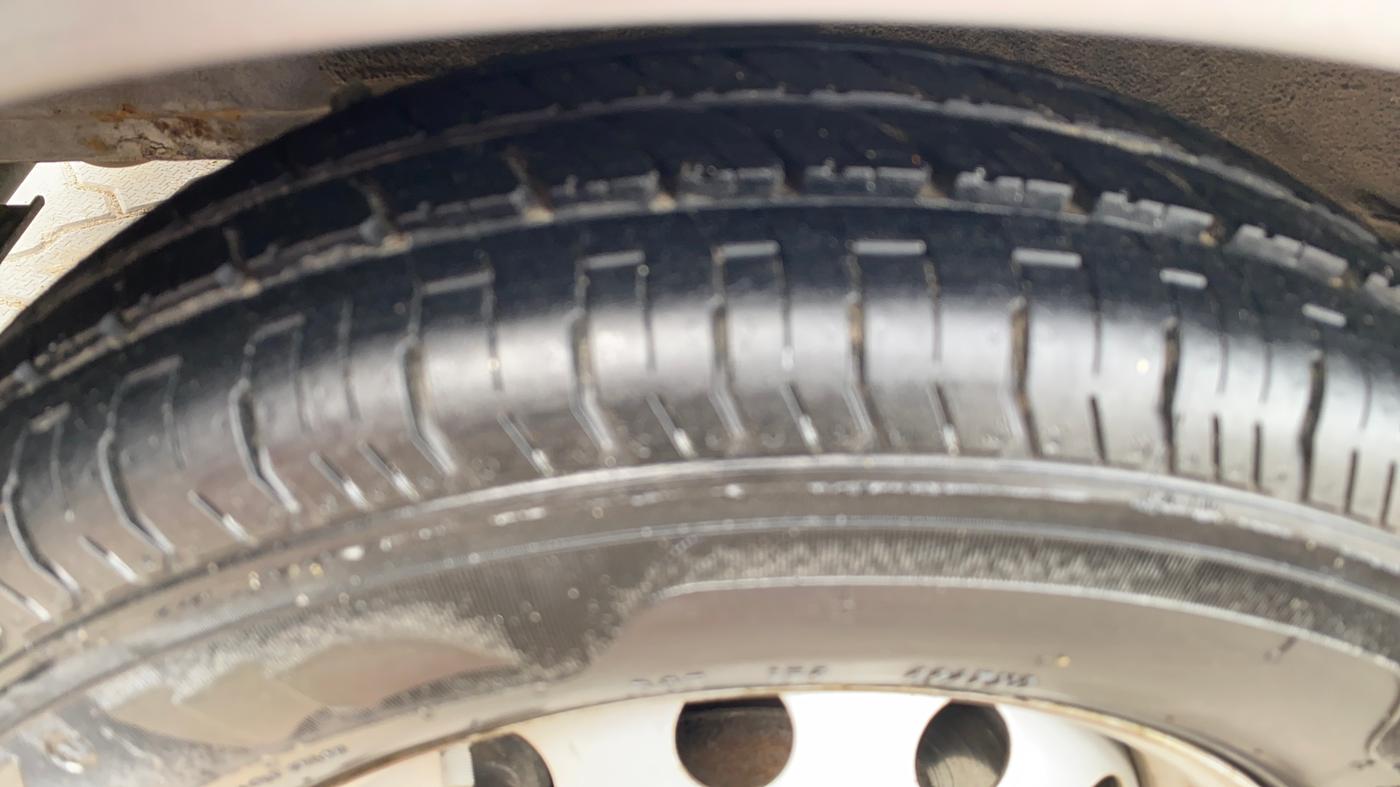 2017 Hyundai Eon ERA +, Petrol, Manual, 67,855 km, Left Front Tyre Tread