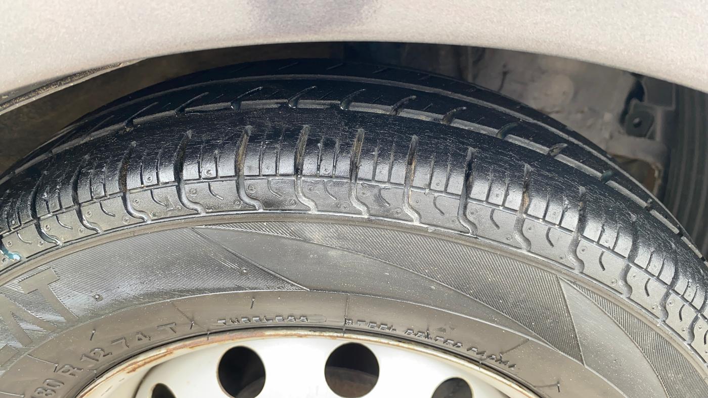 2017 Hyundai Eon ERA +, Petrol, Manual, 67,855 km, Right Front Tyre Tread