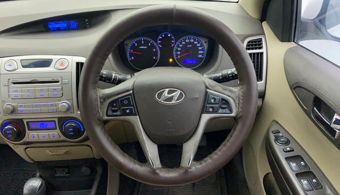 2012 Hyundai i20 ASTA 1.4 CRDI, Diesel, Manual, 1,10,804 km, Steering Wheel Close Up