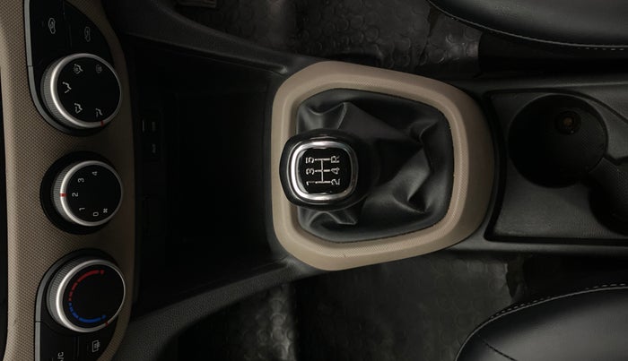 2017 Hyundai Grand i10 SPORTZ 1.2 KAPPA VTVT, Petrol, Manual, 53,936 km, Gear Lever