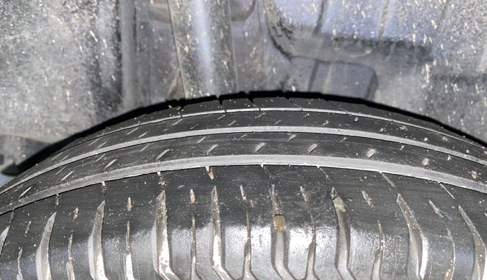 2018 Maruti Swift VXI AMT, Petrol, Automatic, 59,999 km, Right Rear Tyre Tread