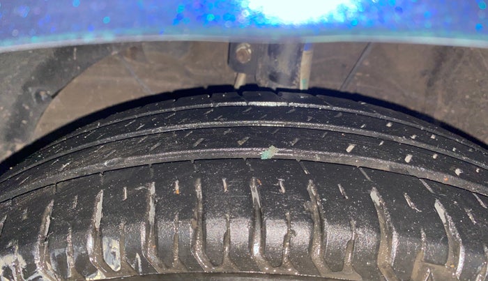 2018 Maruti Swift VXI AMT, Petrol, Automatic, 59,999 km, Left Front Tyre Tread