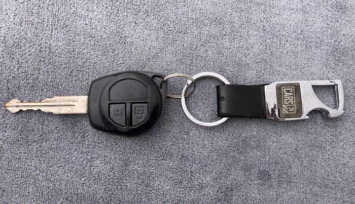 2013 Maruti Swift VXI D, Petrol, Manual, 70,245 km, Key Close Up