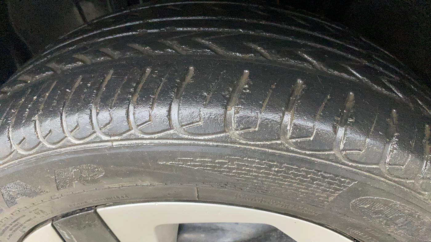 2021 Nissan MAGNITE XL, Petrol, Manual, 53,823 km, Left Front Tyre Tread