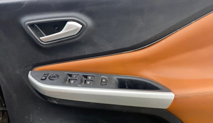 2021 Nissan MAGNITE XL, Petrol, Manual, 54,006 km, Driver Side Door Panels Control