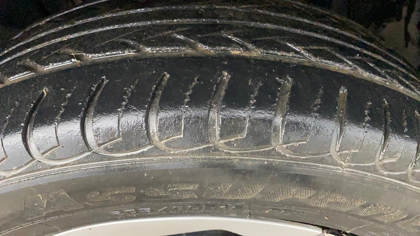 2021 Nissan MAGNITE XL, Petrol, Manual, 53,823 km, Right Front Tyre Tread