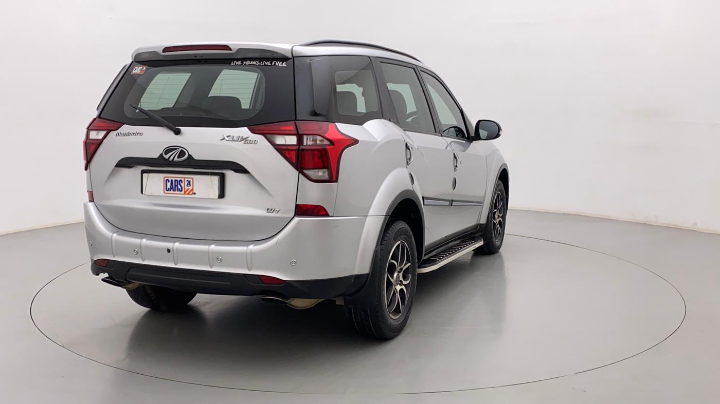 2018 Mahindra XUV500 W7, Diesel, Manual, 1,03,637 km, Right Back Diagonal