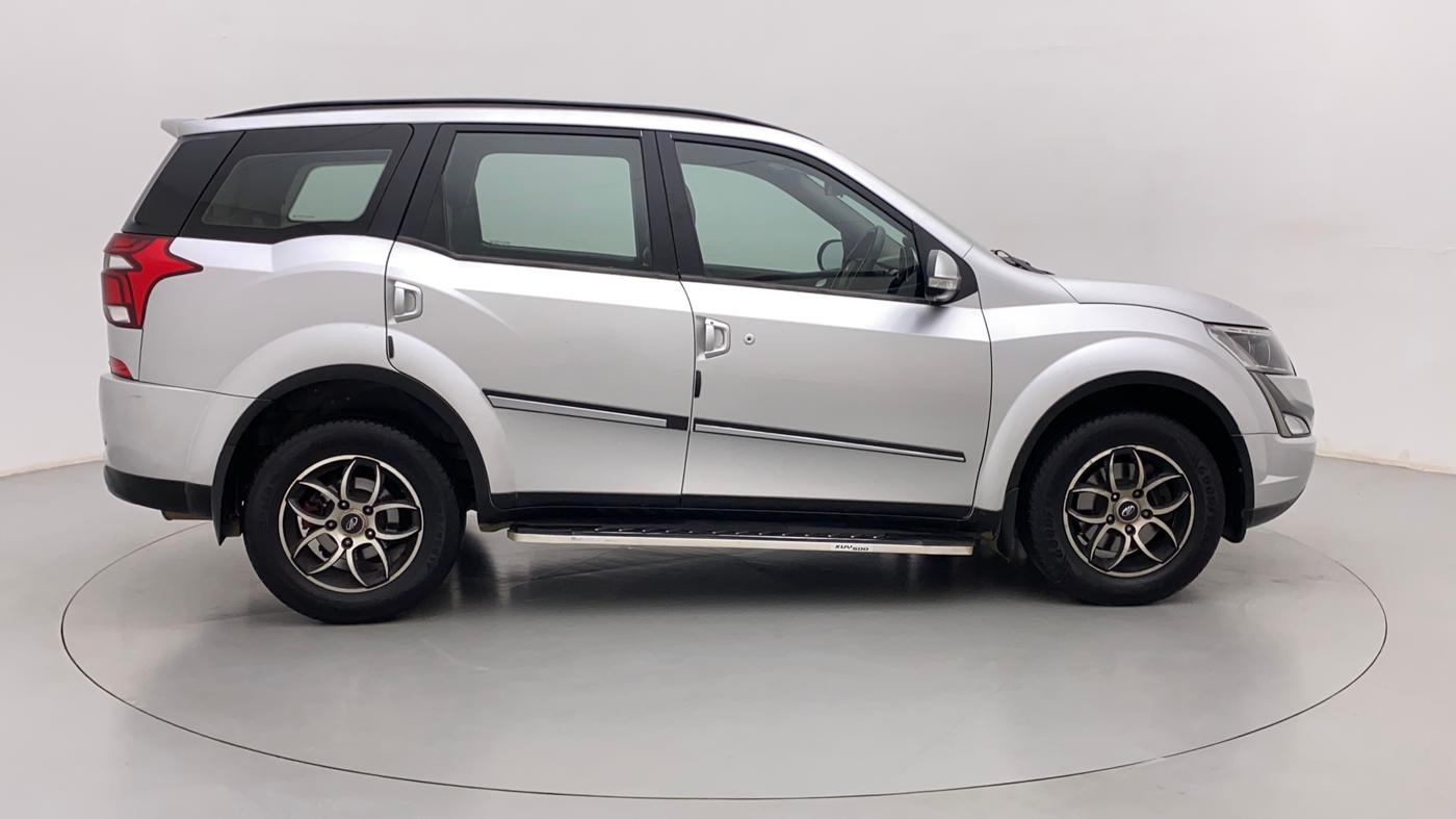 2018 Mahindra XUV500 W7, Diesel, Manual, 1,03,637 km, Right Side View