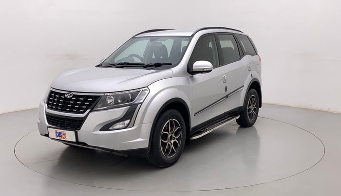 2018 Mahindra XUV500 W7, Diesel, Manual, 1,03,637 km, Left Front Diagonal