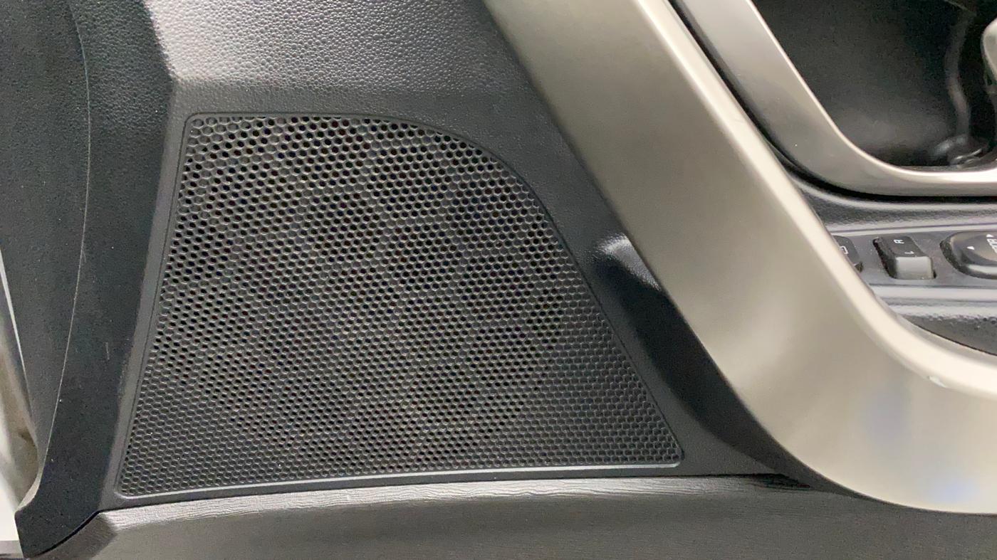 2018 Mahindra XUV500 W7, Diesel, Manual, 1,03,637 km, Speaker