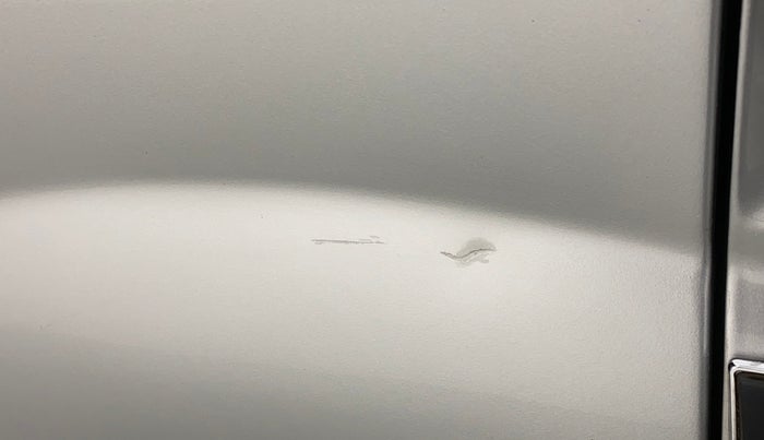 2018 Mahindra XUV500 W7, Diesel, Manual, 1,03,637 km, Right quarter panel - Slightly dented