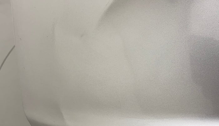 2018 Mahindra XUV500 W7, Diesel, Manual, 1,03,637 km, Dicky (Boot door) - Slightly dented