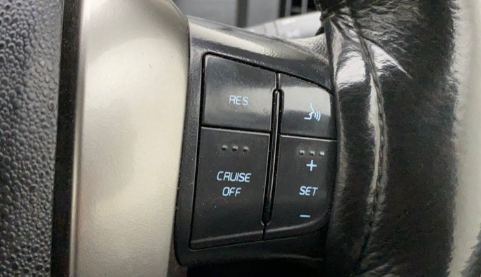 2018 Mahindra XUV500 W7, Diesel, Manual, 1,03,637 km, Adaptive Cruise Control