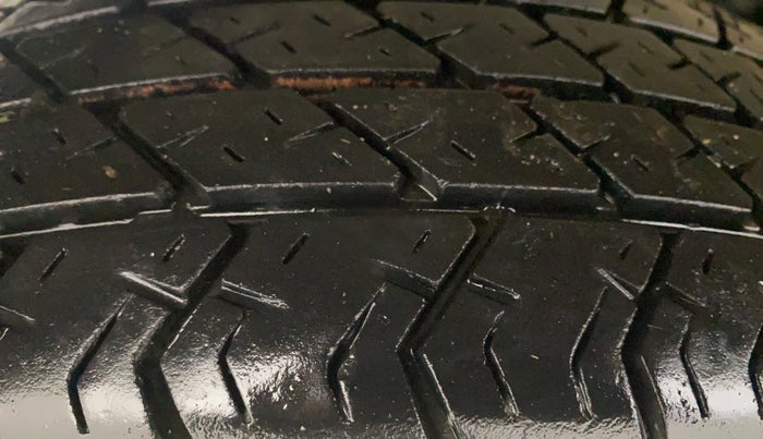 2021 Maruti Eeco 5 STR WITH A/C+HTR, Petrol, Manual, 95,923 km, Right Rear Tyre Tread