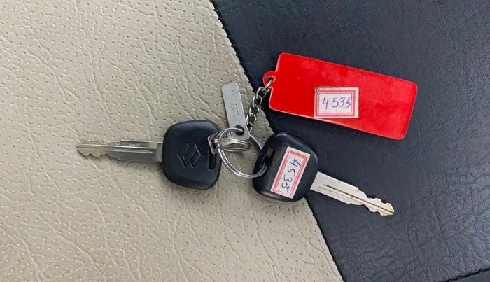 2021 Maruti Eeco 5 STR WITH A/C+HTR, Petrol, Manual, 95,923 km, Key Close Up