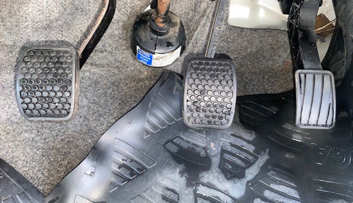 2021 Maruti Eeco 5 STR WITH A/C+HTR, Petrol, Manual, 95,923 km, Pedals