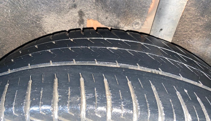 2018 Maruti Vitara Brezza VDI AMT, Diesel, Automatic, 48,807 km, Left Rear Tyre Tread