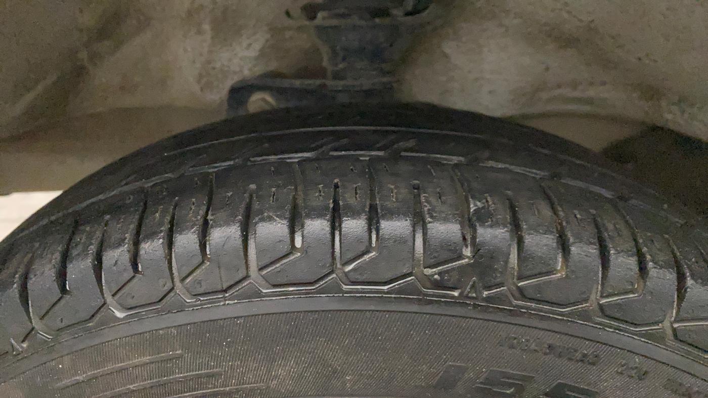 2023 Maruti Eeco 5 STR AC CNG, CNG, Manual, 79,318 km, Left Front Tyre Tread