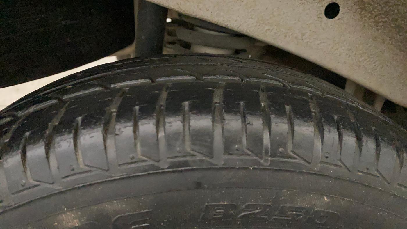 2023 Maruti Eeco 5 STR AC CNG, CNG, Manual, 79,318 km, Right Rear Tyre Tread