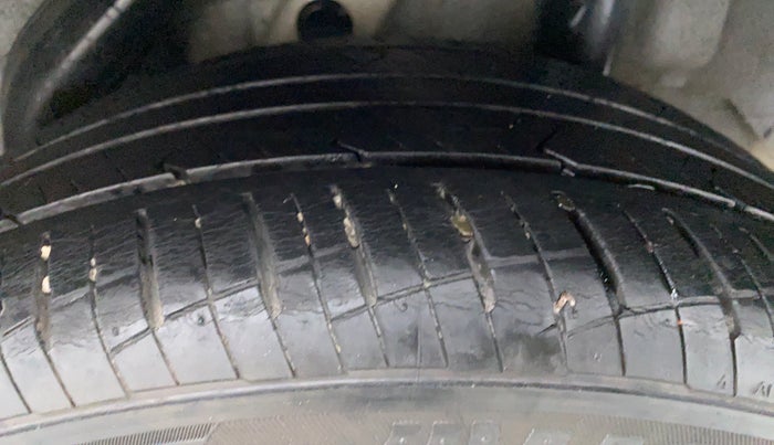 2018 Hyundai Verna 1.6 SX VTVT, Petrol, Manual, 24,832 km, Left Rear Tyre Tread