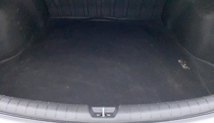 2018 Hyundai Verna 1.6 SX VTVT, Petrol, Manual, 24,832 km, Boot Inside