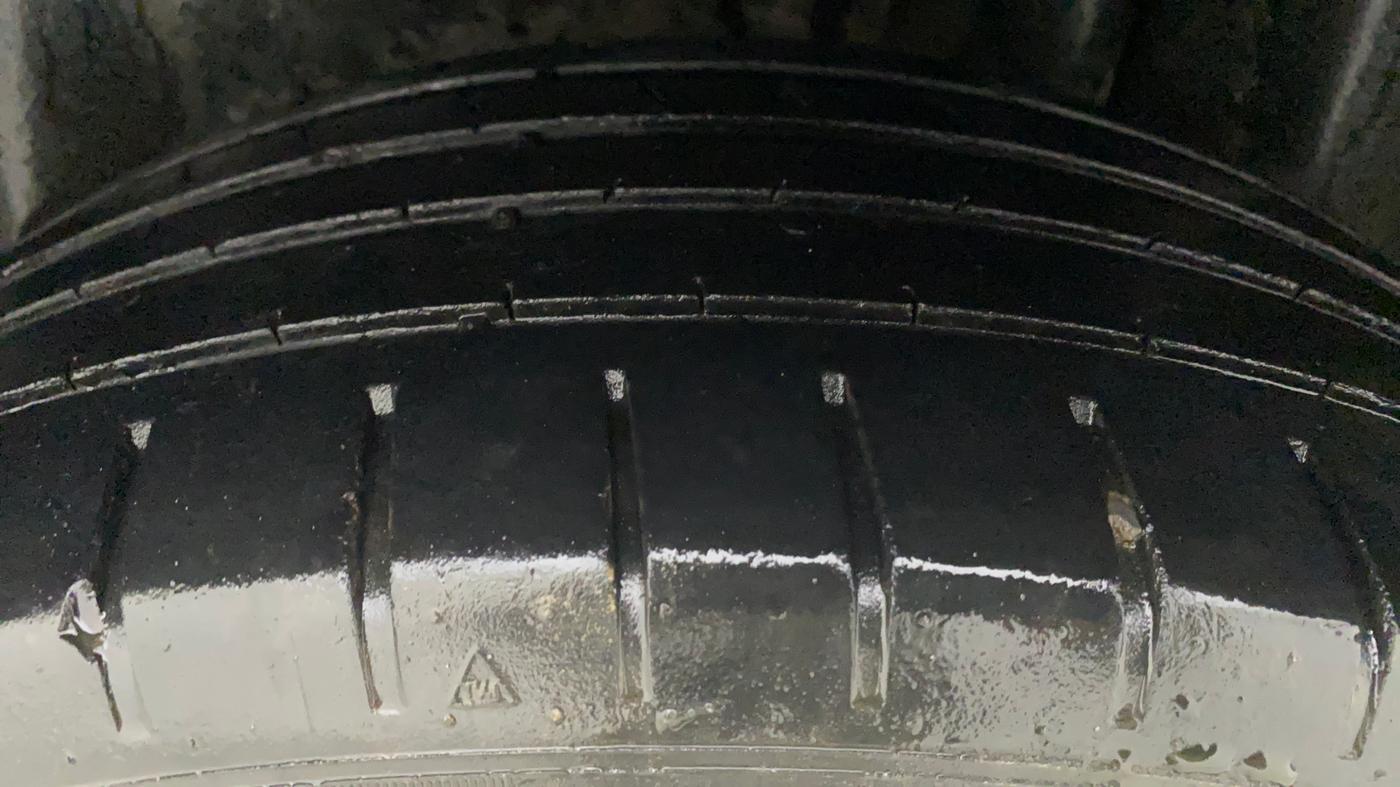 2018 Maruti Ciaz ALPHA  AT 1.4  PETROL, Petrol, Automatic, 86,344 km, Left Rear Tyre Tread