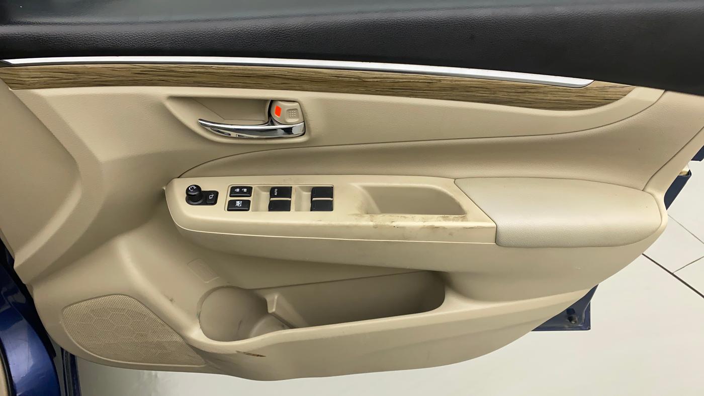 2018 Maruti Ciaz ALPHA  AT 1.4  PETROL, Petrol, Automatic, 86,344 km, Driver Side Door Panels Control