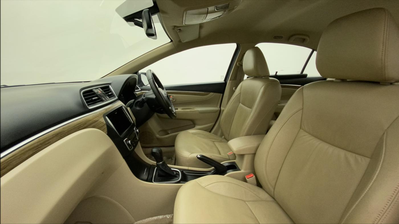 2018 Maruti Ciaz ALPHA  AT 1.4  PETROL, Petrol, Automatic, 86,344 km, Right Side Front Door Cabin