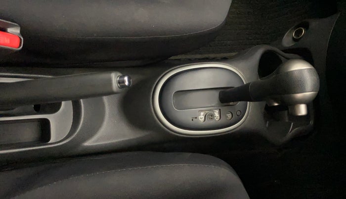 2017 Nissan Micra XL CVT, Petrol, Automatic, 32,680 km, Gear Lever