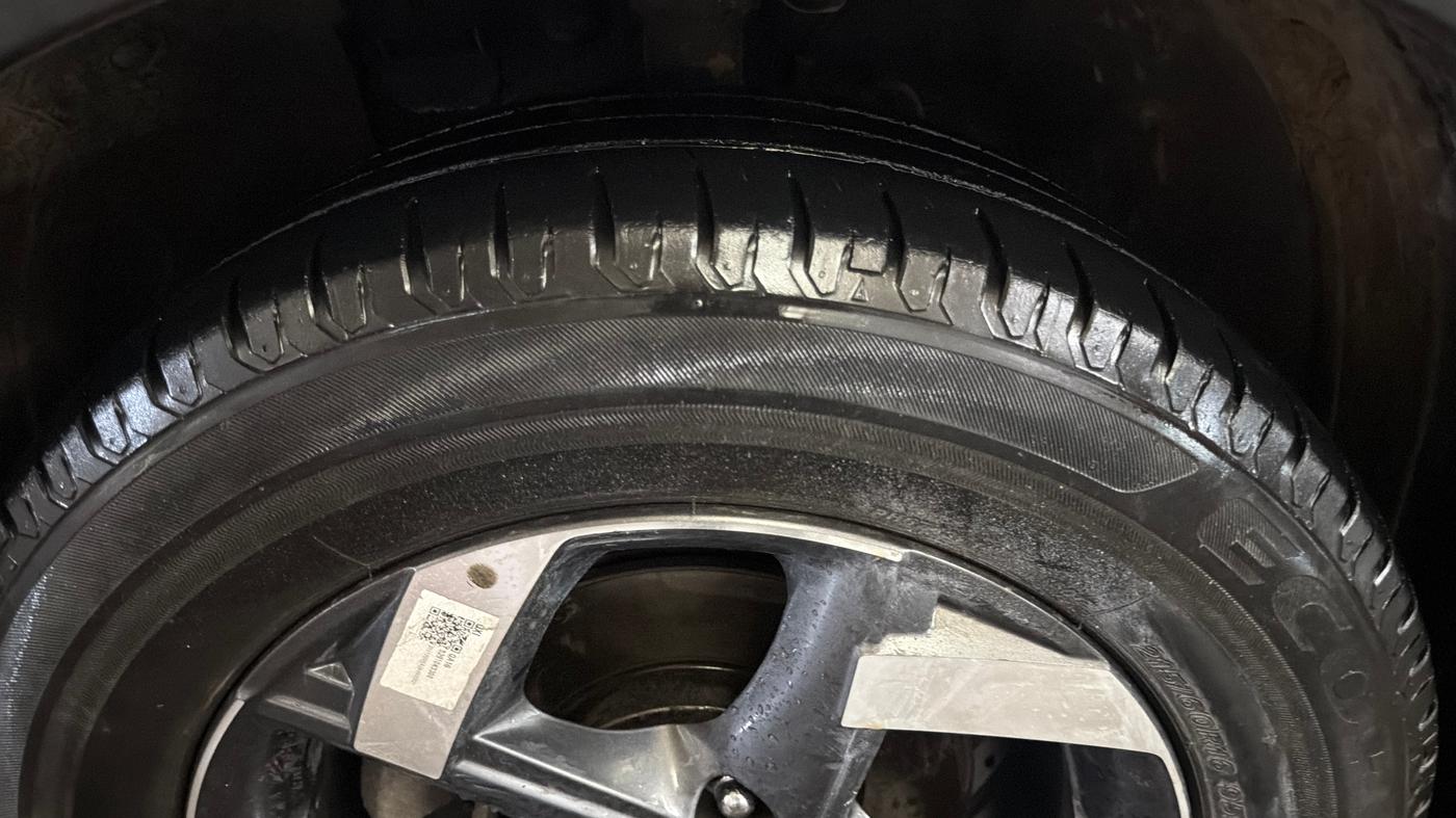 2020 Hyundai VENUE SX 1.0 TURBO IMT, Petrol, Manual, 65,015 km, Left Front Tyre Tread