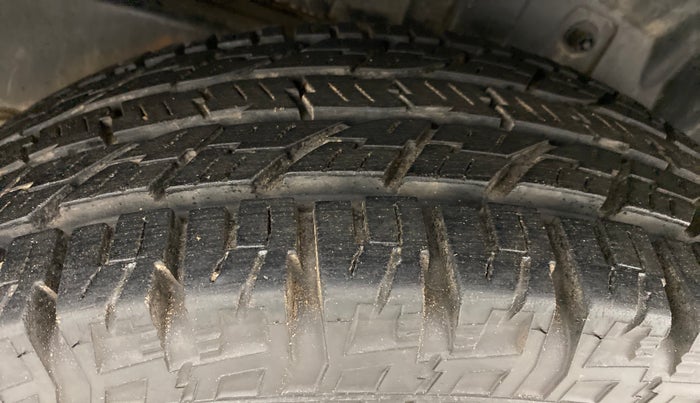 2021 Mahindra BOLERO NEO N 4, Diesel, Manual, 17,440 km, Left Rear Tyre Tread