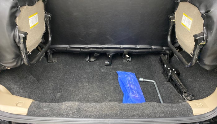 2021 Mahindra BOLERO NEO N 4, Diesel, Manual, 17,440 km, Boot Inside